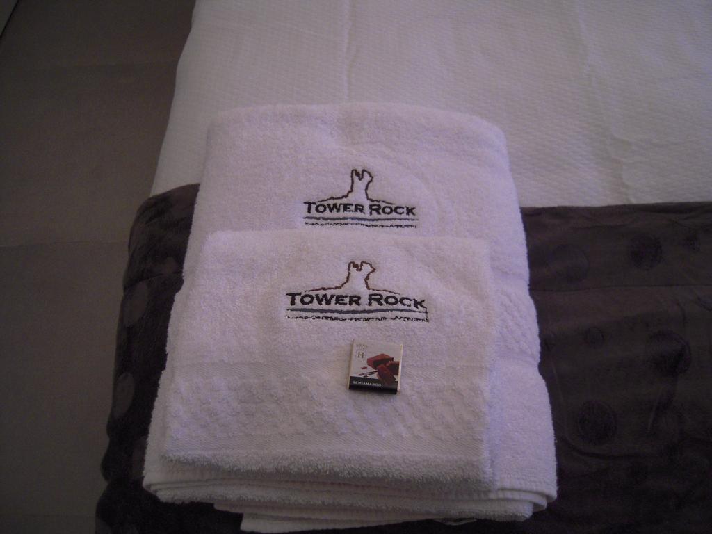 Tower Rock Puerto Deseado Superior Apartment Room photo
